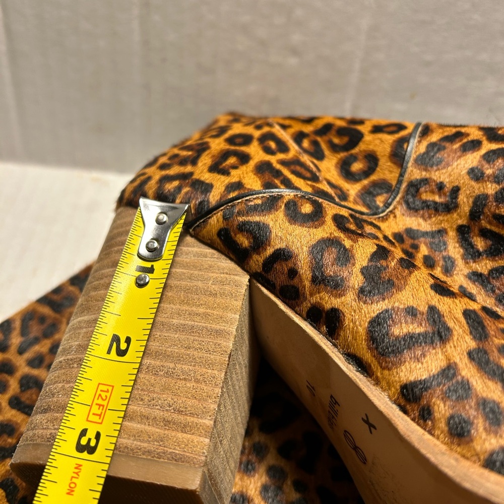 Woman’s Bill Blass size 10 leopard print leather zippered heeled boots - Picture 13 of 15